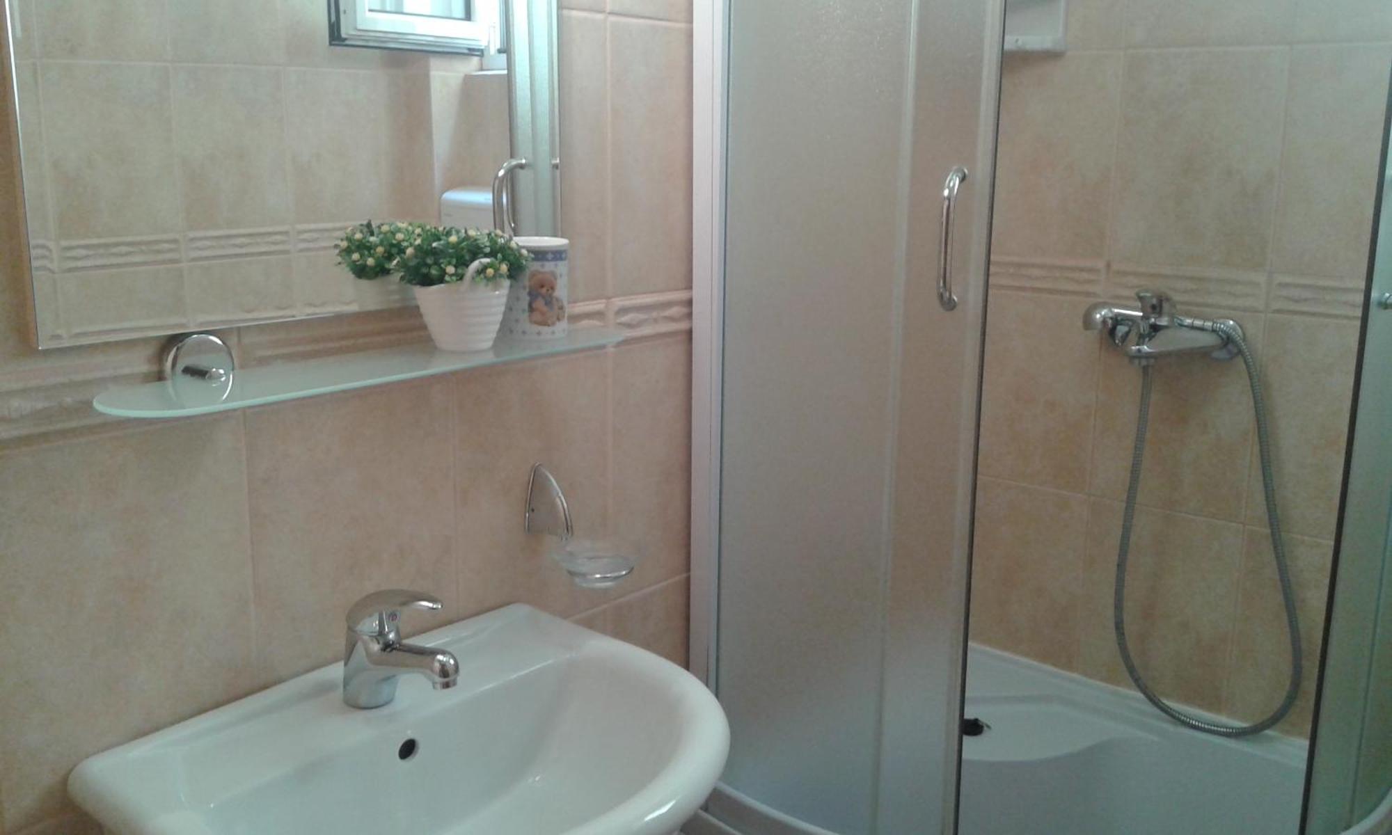Egon Apartments Budva Bilik gambar